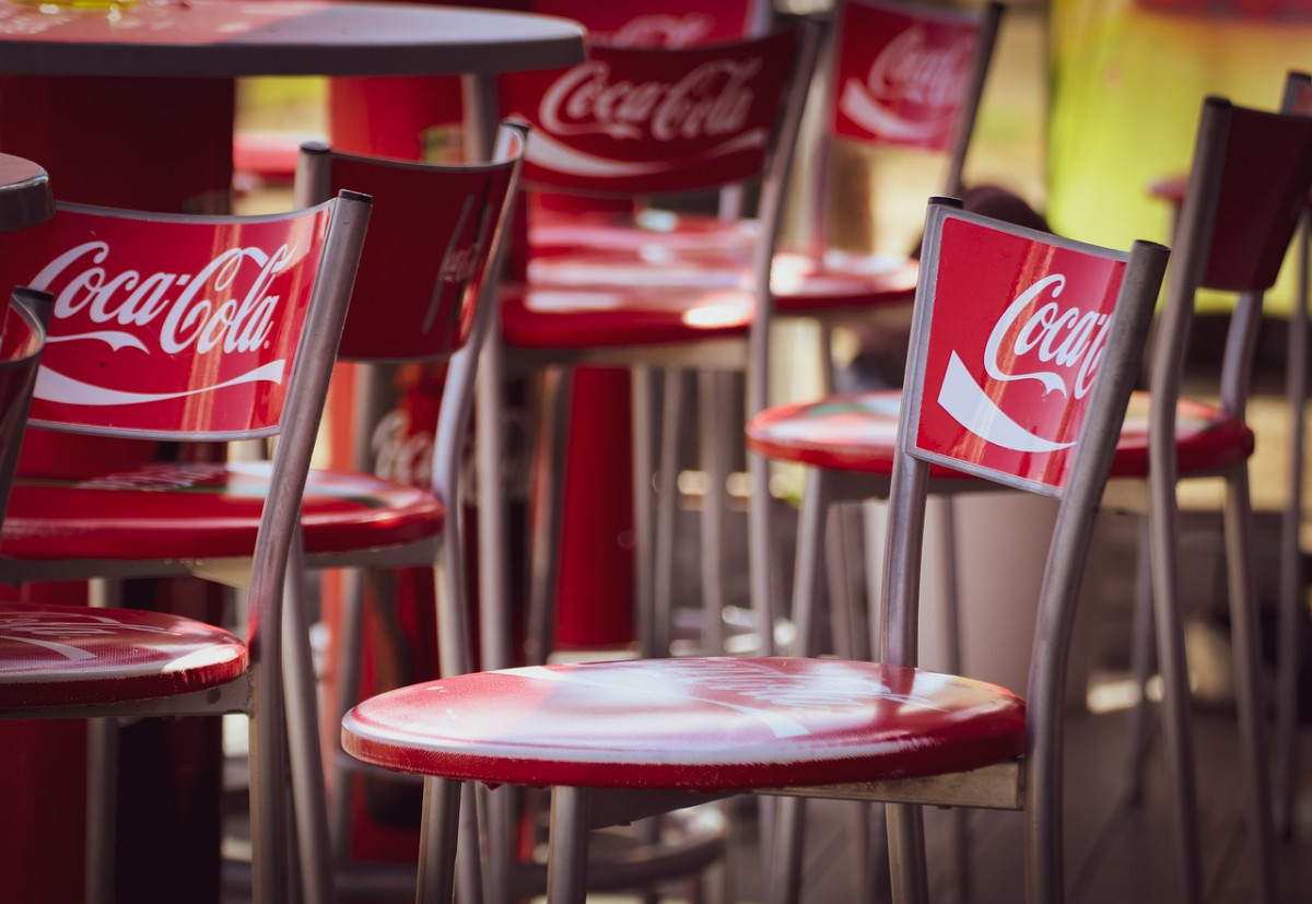 Stühle mit Coca Cola Logo