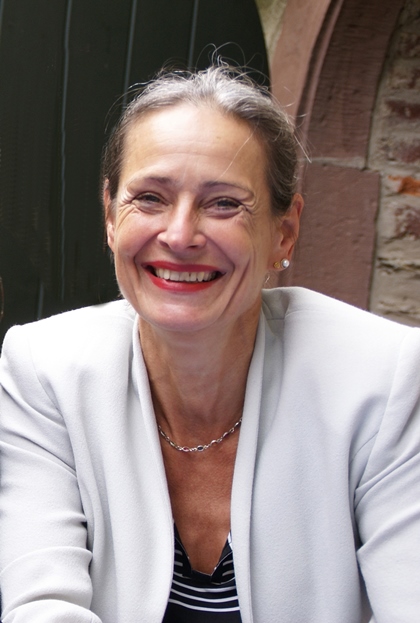Dr. Cornelia Topf, Karriereentwicklung