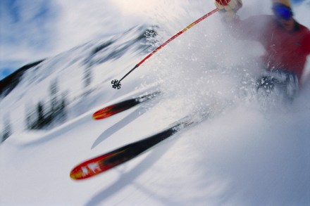 Gesetzliche Unfallversicherung zahlt nicht für Skiunfall bei Behördenmeisterschaft
